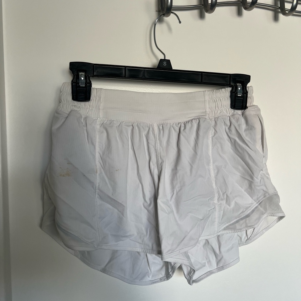 Lulu Lemon athletic short shorts size 6 women’s